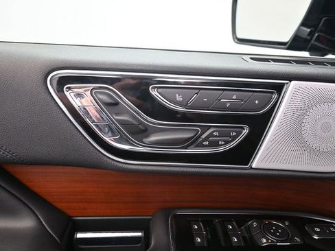 Used 2021 Lincoln Navigator Reserve w/ Luxury Package image 12