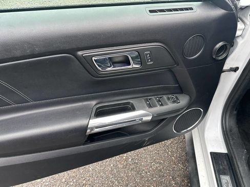 Used 2017 Ford Mustang Premium image 13