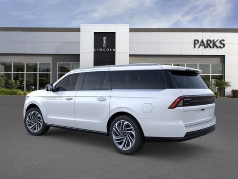 New 2026 Lincoln Navigator L Reserve AWD/4WD image 4