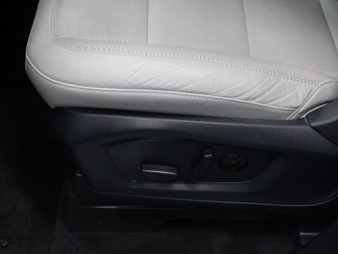 Certified 2025 Ford Explorer Platinum w/ Ultimate Package AWD/4WD image 24