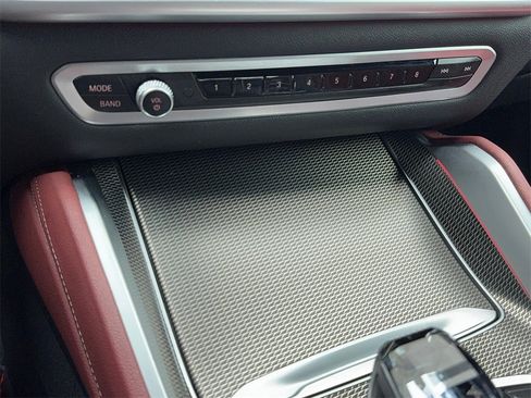 Used 2022 BMW X6 xDrive40i w/ Executive Package image 32