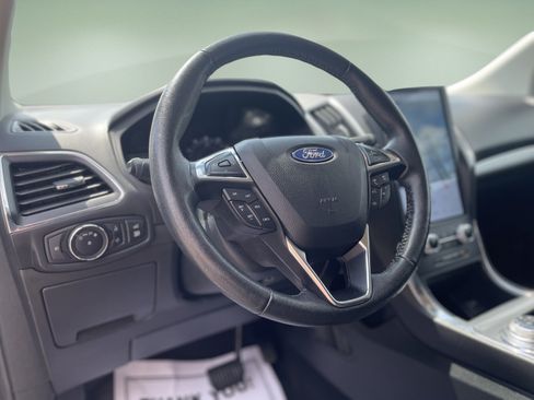 Used 2022 Ford Edge Titanium AWD/4WD image 16