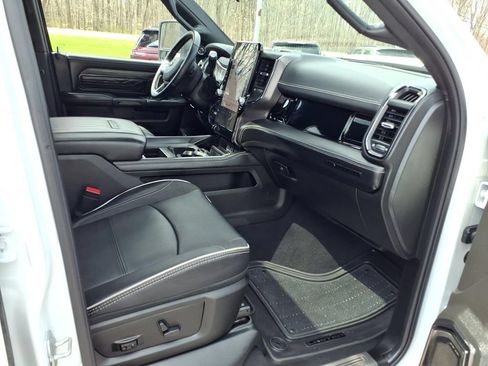 Used 2025 RAM 3500 Limited AWD/4WD image 21