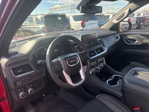 Used 2023 GMC Yukon SLT w/ SLT Premium Package image 11