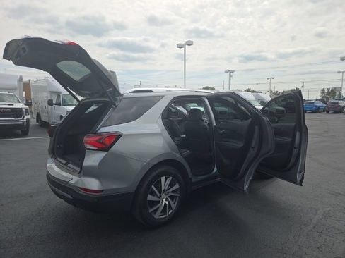 Used 2024 Chevrolet Equinox Premier FWD image 15