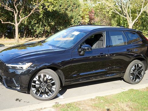New 2026 Volvo XC60 B5 Plus w/ Protection Package Premier image 3