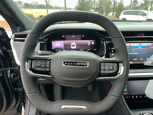 Used 2024 Jeep Wagoneer Launch Edition image 25