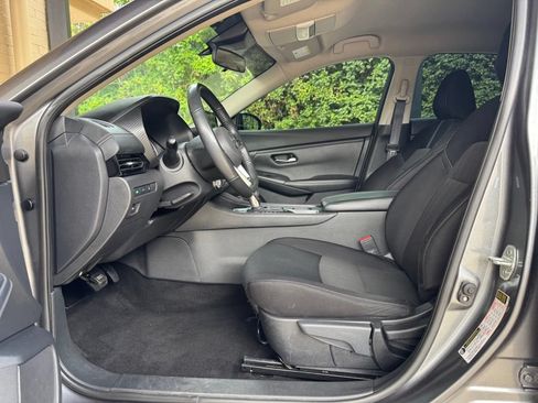 Used 2023 Nissan Sentra SV w/ All-Weather Package FWD image 10