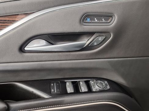 Used 2024 Cadillac Escalade ESV Premium Luxury image 17