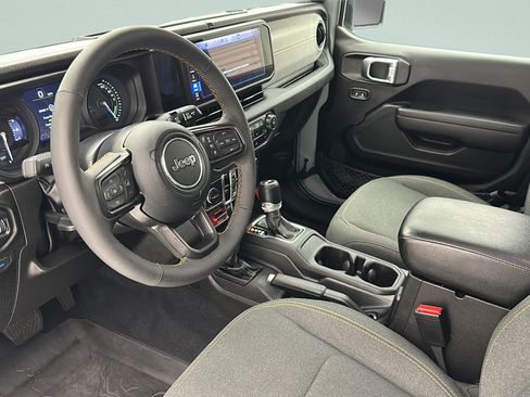 Used 2024 Jeep Wrangler Unlimited AWD/4WD image 11