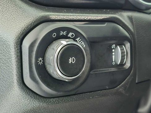 Used 2023 Jeep Wrangler Unlimited Sahara image 23