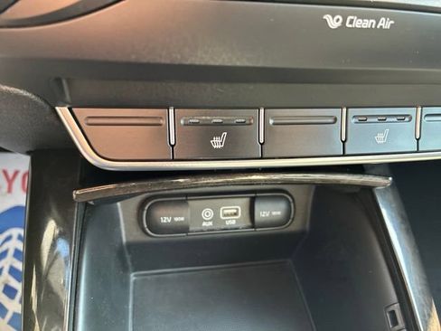 Used 2017 Kia Sorento EX w/ EX V6 Premium Package AWD/4WD image 36