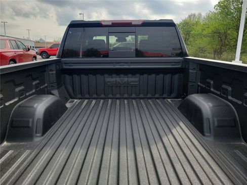 New 2026 GMC Sierra 1500 AT4 w/ AT4 Premium Package AWD/4WD image 8