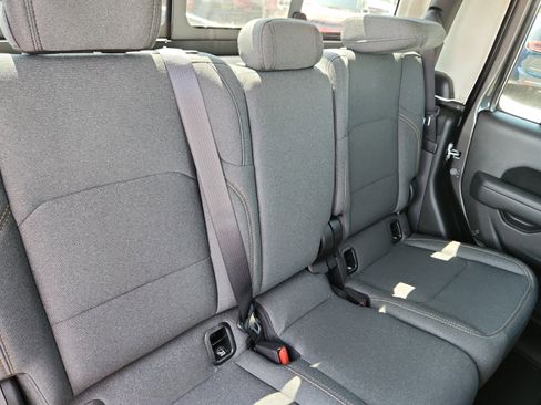 New 2025 Jeep Gladiator Willys image 19