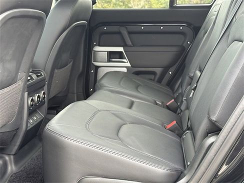 Used 2024 Land Rover Defender 130 S image 21