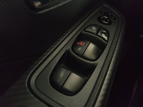 Used 2020 Nissan Versa SV FWD image 27