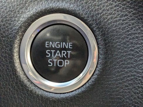 Used 2022 Toyota Tundra SR5 w/ SR5 Convenience Package image 19