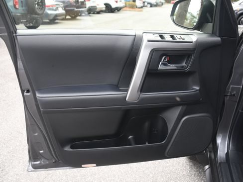 Used 2023 Toyota 4Runner SR5 image 9