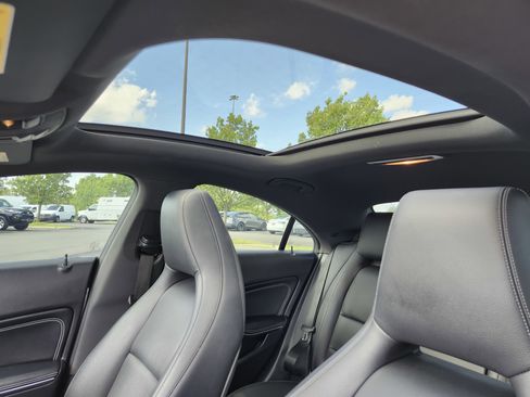 Used 2019 Mercedes-Benz CLA 250 4MATIC image 2