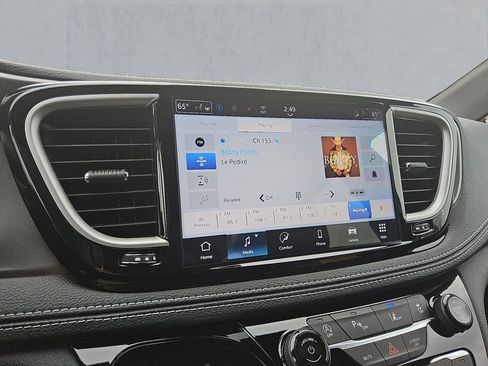 New 2026 Chrysler Pacifica Select image 20