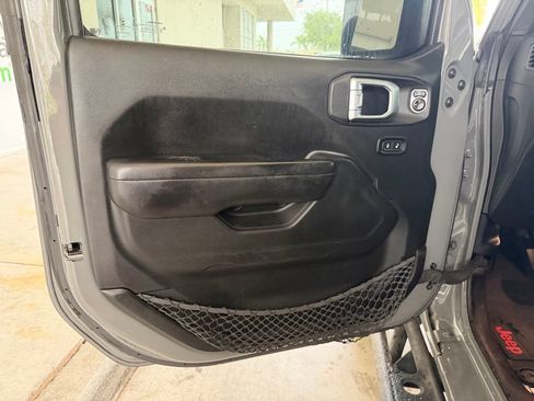 Used 2019 Jeep Wrangler Unlimited Sport S AWD/4WD image 36