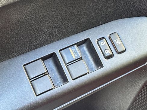 Used 2016 Toyota RAV4 LE FWD image 13