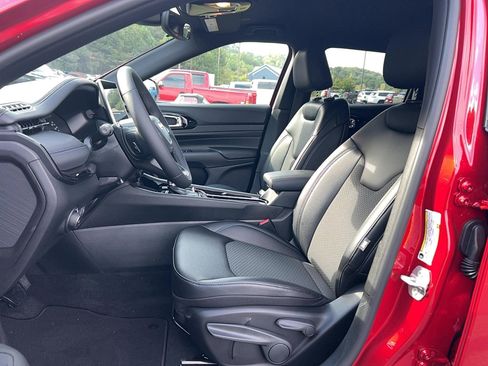 New 2026 Jeep Compass Latitude image 12