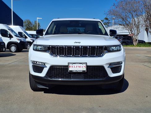 Used 2022 Jeep Grand Cherokee Limited image 3