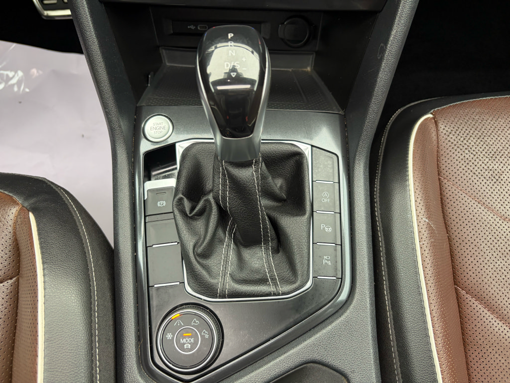 Used 2022 Volkswagen Tiguan SEL R-Line AWD/4WD image 19