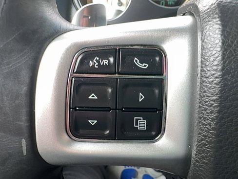 Used 2014 Dodge Challenger SXT image 15