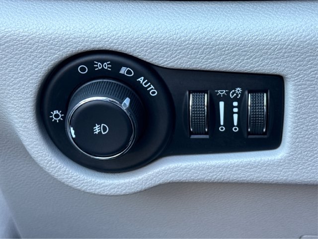 Used 2018 Chrysler Pacifica Limited w/ Advanced Safetytec Group FWD image 20