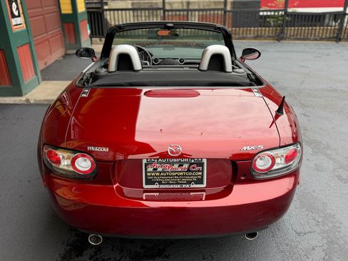 Used 2006 MAZDA MX-5 Miata Touring RWD image 11