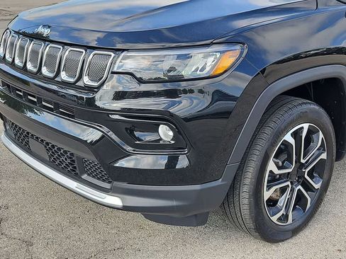 Used 2022 Jeep Compass Limited image 11