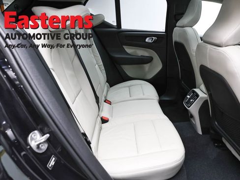 Used 2023 Volvo XC40 B5 Plus AWD/4WD image 23