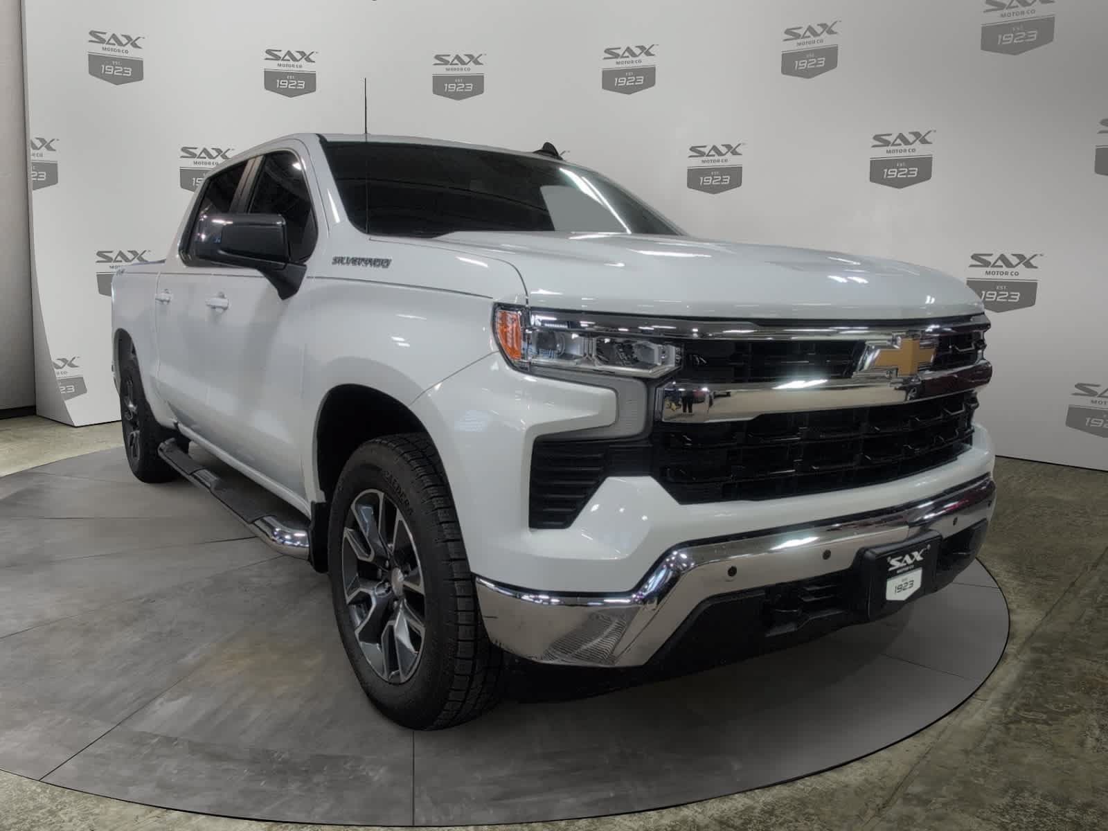 Used 2023 Chevrolet Silverado 1500 LT AWD/4WD image 1