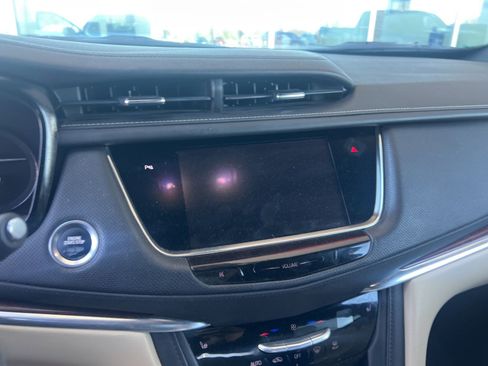 Used 2017 Cadillac XT5 Luxury w/ Driver Awareness Package image 26