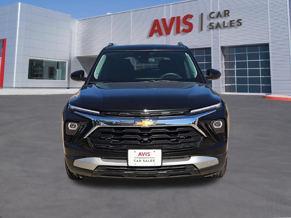 Used 2025 Chevrolet TrailBlazer LT AWD/4WD image 2