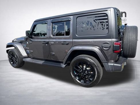 Used 2022 Jeep Wrangler Unlimited Sahara w/ Cold Weather Group AWD/4WD image 5