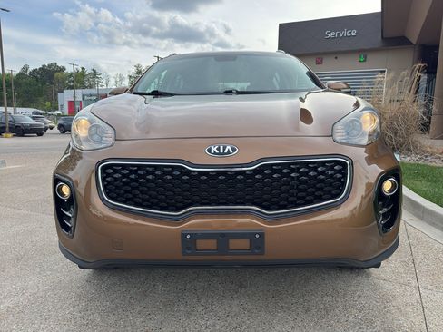Used 2018 Kia Sportage EX image 2