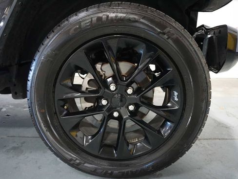 Used 2023 Jeep Gladiator Overland image 8