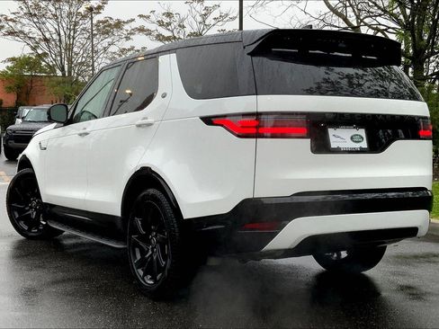 New 2025 Land Rover Discovery Dynamic SE image 12