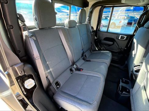 Used 2024 Jeep Gladiator Sport image 38