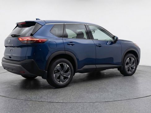 Used 2025 Nissan Rogue SV image 9