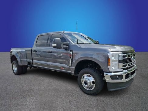 Used 2024 Ford F350 XLT AWD/4WD image 2