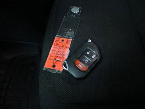 Used 2022 Jeep Gladiator Sport image 33