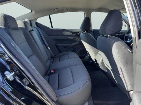Used 2025 Nissan Altima 2.5 SV FWD image 34