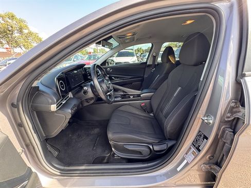 Used 2021 Hyundai Elantra SEL w/ Convenience Package FWD image 14