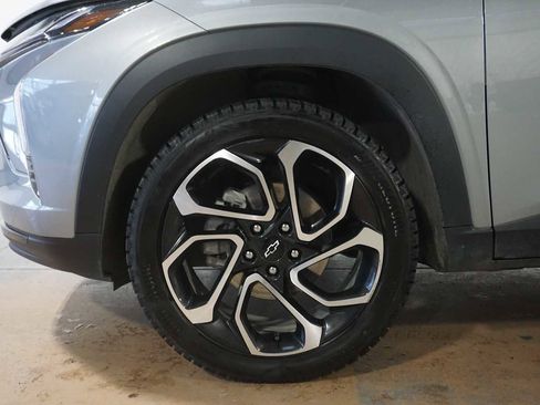 Certified 2024 Chevrolet Trax RS w/ Sunroof Package image 10