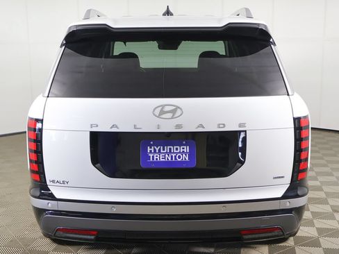 Used 2026 Hyundai Palisade Limited AWD/4WD image 17