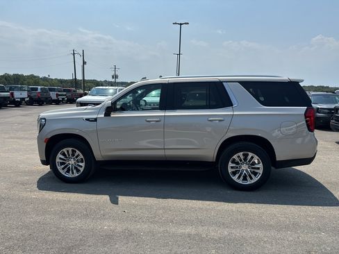 Used 2023 GMC Yukon SLE AWD/4WD image 8